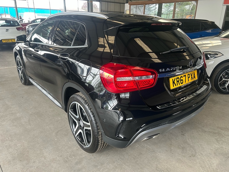 Mercedes-Benz GLA 2.1 GLA220d AMG Line (Premium) SUV 5dr Diesel 7G-DCT 4MATIC Euro 6 (s/s) (177 ps) - U10965