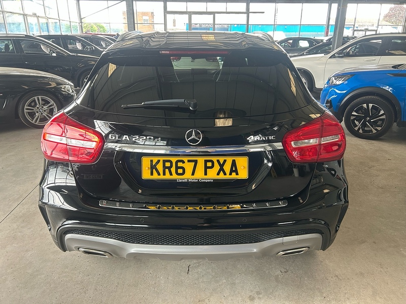 Mercedes-Benz GLA 2.1 GLA220d AMG Line (Premium) SUV 5dr Diesel 7G-DCT 4MATIC Euro 6 (s/s) (177 ps) - U10965