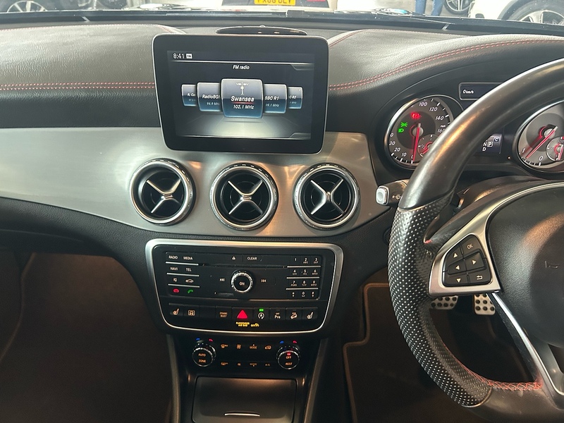 Mercedes-Benz GLA 2.1 GLA220d AMG Line (Premium) SUV 5dr Diesel 7G-DCT 4MATIC Euro 6 (s/s) (177 ps) - U10965