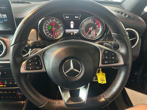 Mercedes-Benz GLA 2.1 GLA220d AMG Line (Premium) SUV 5dr Diesel 7G-DCT 4MATIC Euro 6 (s/s) (177 ps) - U10965