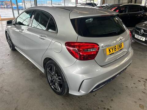 Mercedes-Benz A Class 2.1 A200d AMG Line Hatchback 5dr Diesel 7G-DCT Euro 6 (s/s) (136 ps) - U10973