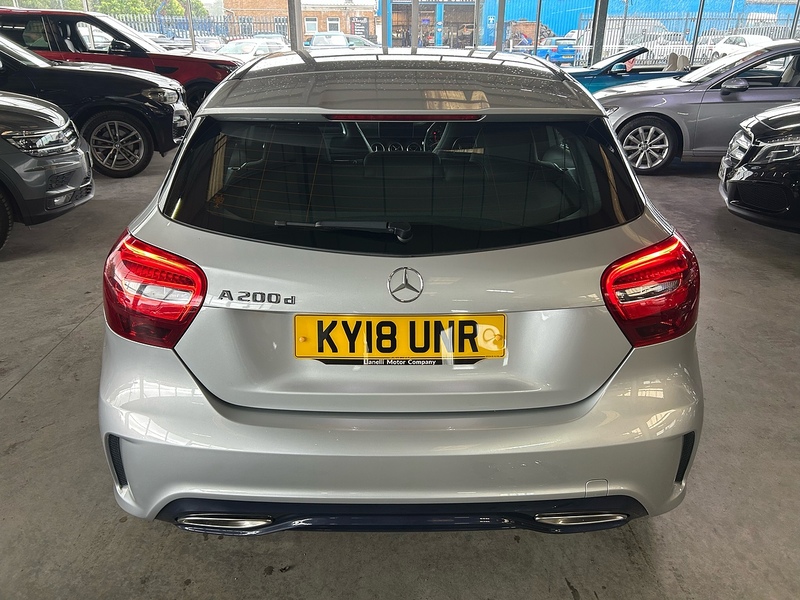 Mercedes-Benz A Class 2.1 A200d AMG Line Hatchback 5dr Diesel 7G-DCT Euro 6 (s/s) (136 ps) - U10973
