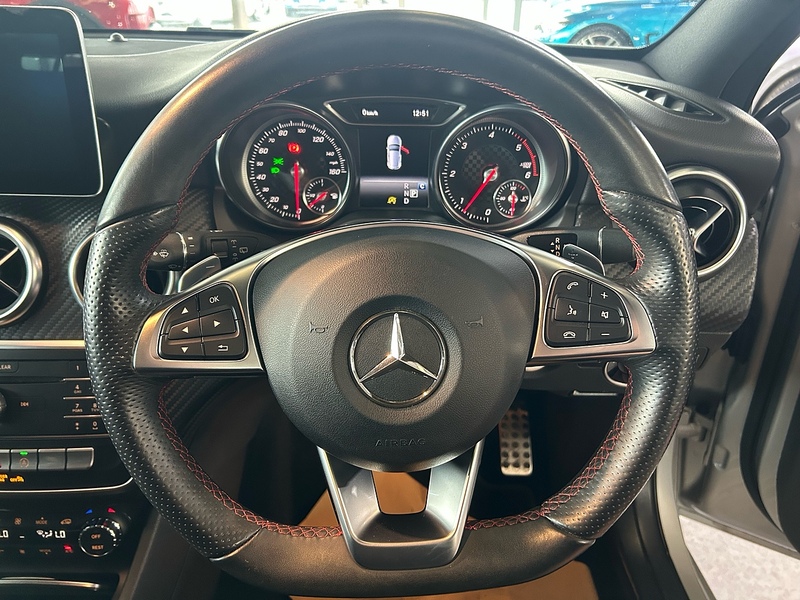 Mercedes-Benz A Class 2.1 A200d AMG Line Hatchback 5dr Diesel 7G-DCT Euro 6 (s/s) (136 ps) - U10973