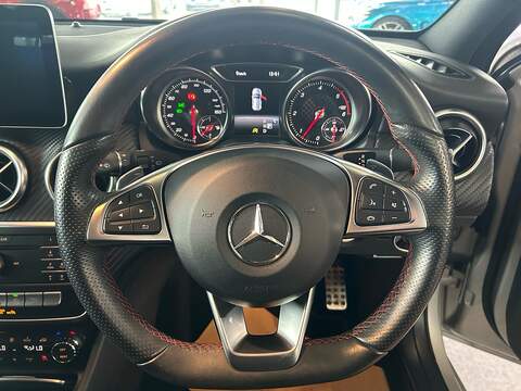 Mercedes-Benz A Class 2.1 A200d AMG Line Hatchback 5dr Diesel 7G-DCT Euro 6 (s/s) (136 ps) - U10973