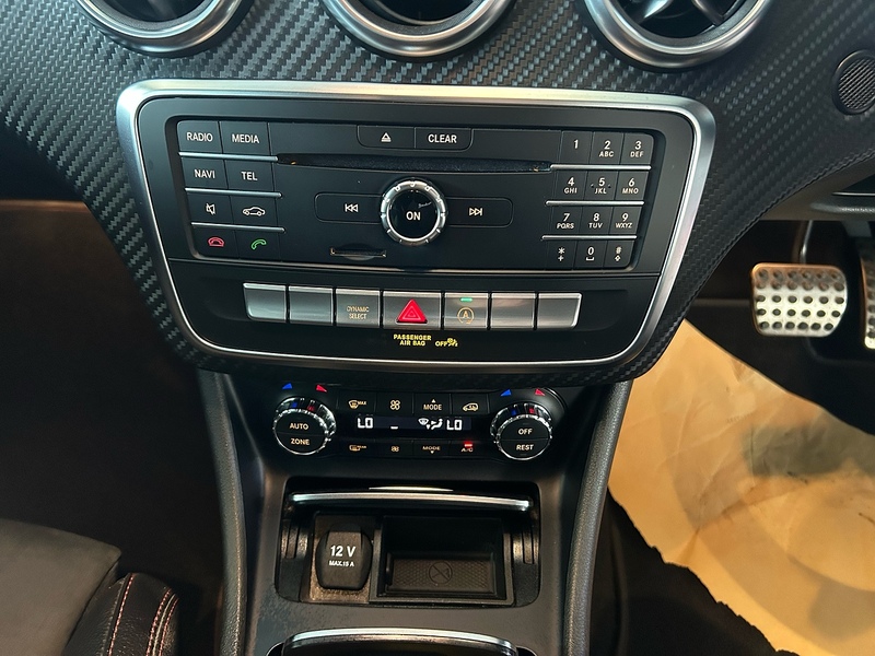Mercedes-Benz A Class 2.1 A200d AMG Line Hatchback 5dr Diesel 7G-DCT Euro 6 (s/s) (136 ps) - U10973