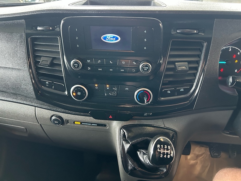 Ford Transit Custom 320 EcoBlue Leader - U10974