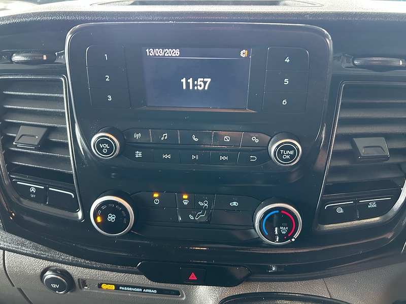 Ford Transit Custom 320 EcoBlue Leader - U10974