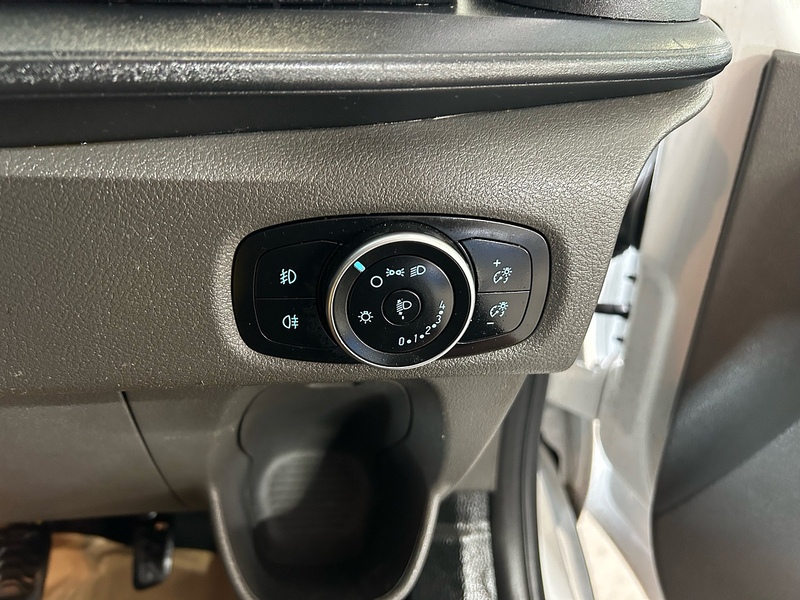 Ford Transit Custom 320 EcoBlue Leader - U10974