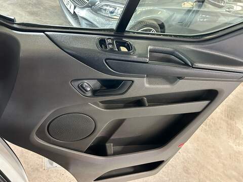 Ford Transit Custom 320 EcoBlue Leader - U10974