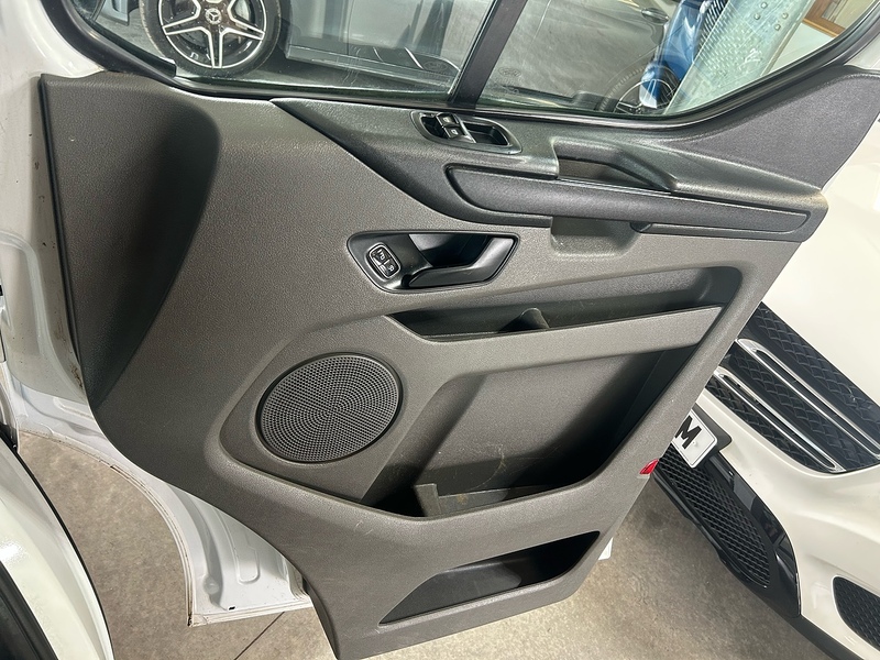 Ford Transit Custom 2.0 320 EcoBlue Leader Panel Van 5dr Diesel Manual L2 H1 Euro 6 (s/s) (130 ps) - U10976