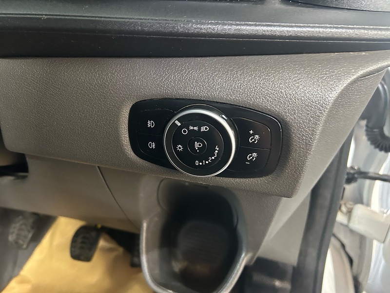 Ford Transit Custom 2.0 320 EcoBlue Leader Panel Van 5dr Diesel Manual L2 H1 Euro 6 (s/s) (130 ps) - U10976