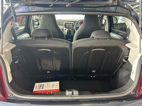 Peugeot 108 Active - U10985