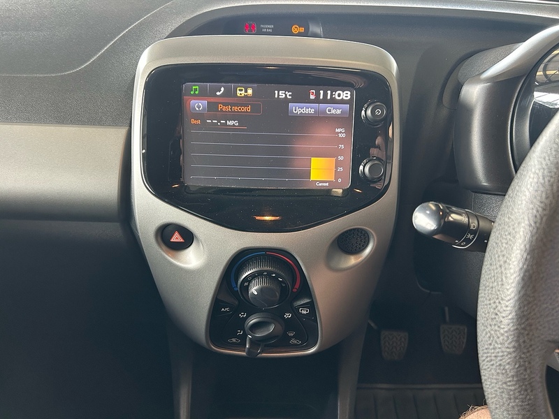Peugeot 108 Active - U10985