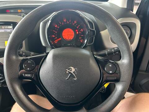 Peugeot 108 Active - U10985