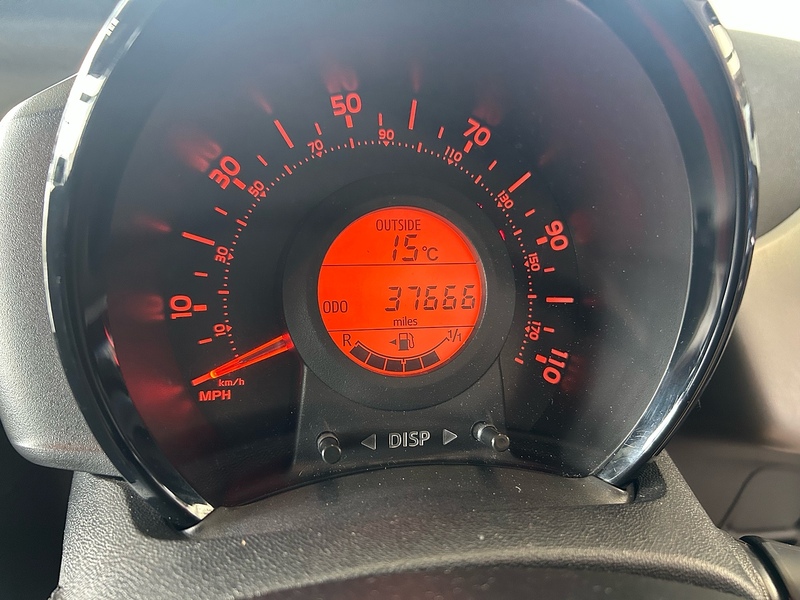 Peugeot 108 Active - U10985
