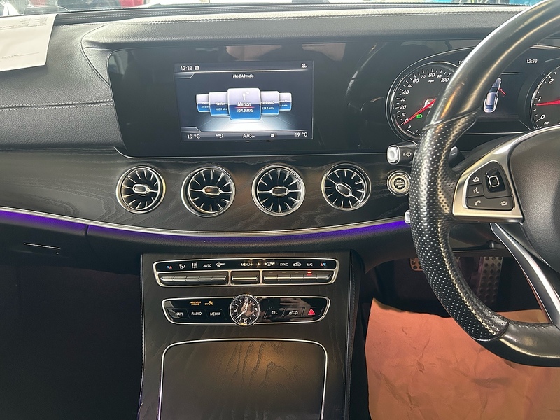 Mercedes-Benz E Class 2.0 E220d AMG Line Coupe 2dr Diesel G-Tronic+ Euro 6 (s/s) (194 ps) - U10989