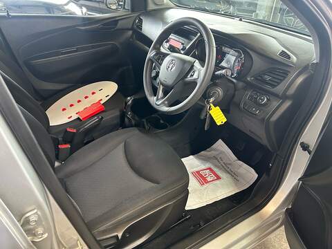 Vauxhall Viva 1.0i SE Hatchback 5dr Petrol Manual Euro 6 (73 ps) - U10994