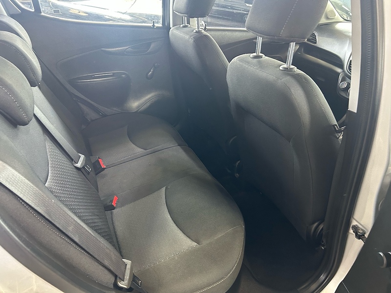 Vauxhall Viva 1.0i SE Hatchback 5dr Petrol Manual Euro 6 (73 ps) - U10994