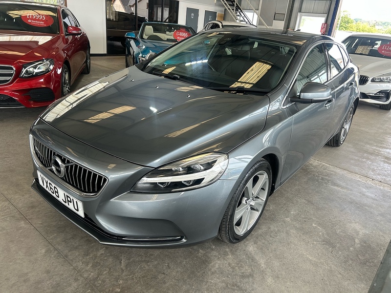 Volvo V40 2.0 T3 GPF Inscription Hatchback 5dr Petrol Manual Euro 6 (s/s) (152 ps) - U11005