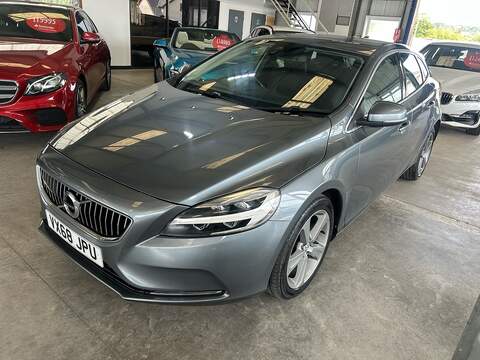 Volvo V40 2.0 T3 GPF Inscription Hatchback 5dr Petrol Manual Euro 6 (s/s) (152 ps) - U11005