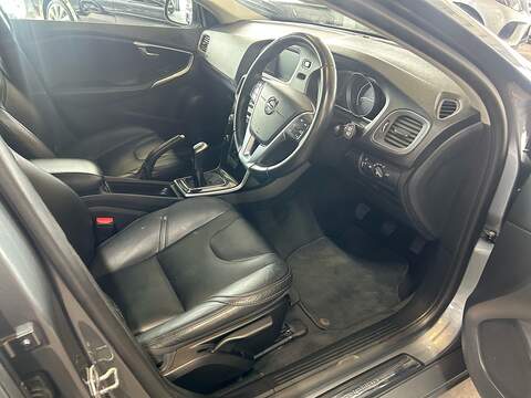 Volvo V40 2.0 T3 GPF Inscription Hatchback 5dr Petrol Manual Euro 6 (s/s) (152 ps) - U11005