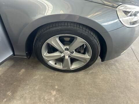 Volvo V40 2.0 T3 GPF Inscription Hatchback 5dr Petrol Manual Euro 6 (s/s) (152 ps) - U11005