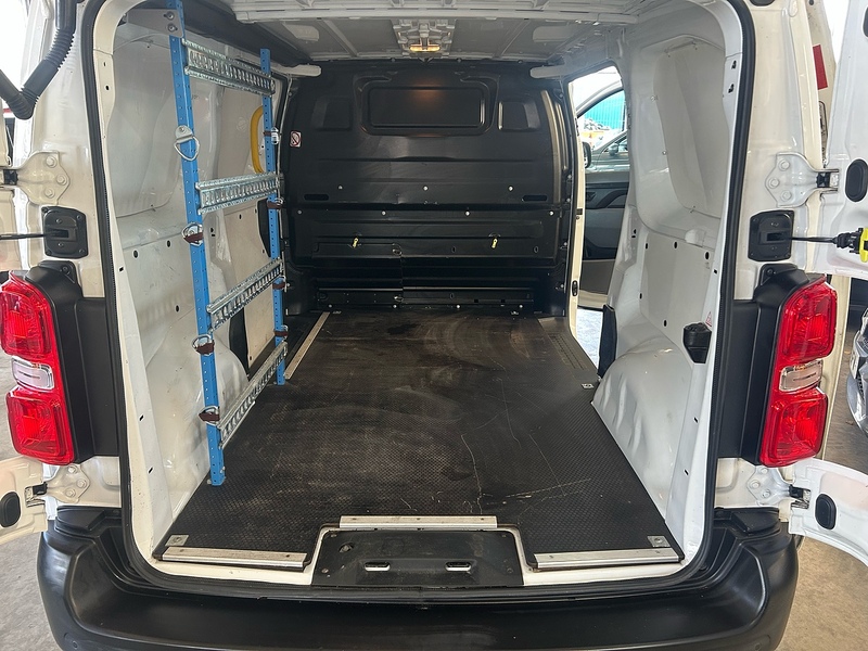 Peugeot Expert BlueHDi 1000 Professional - U11026