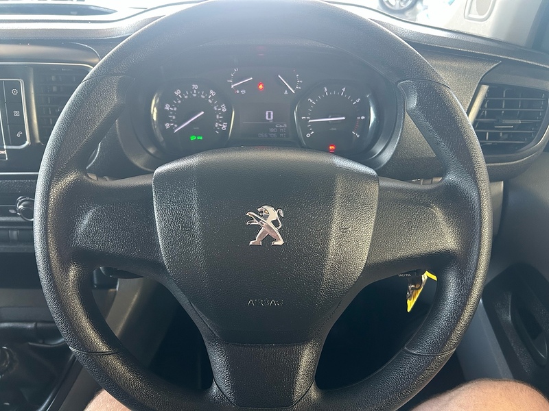 Peugeot Expert BlueHDi 1000 Professional - U11026