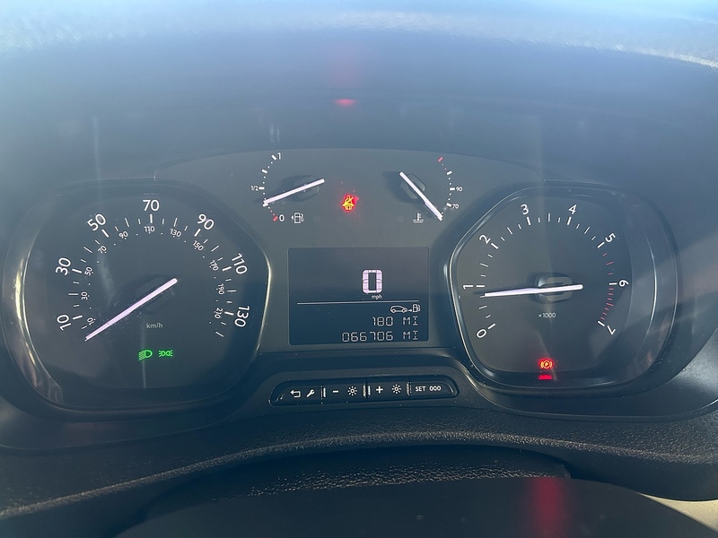 Peugeot Expert BlueHDi 1000 Professional - U11026