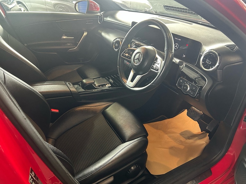 Mercedes-Benz A Class A180d Sport - U11034