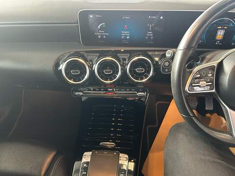 Mercedes-Benz A Class A180d Sport - U11034