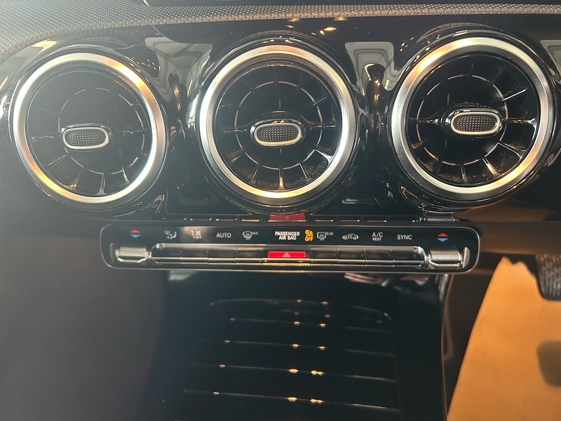 Mercedes-Benz A Class A180d Sport - U11034