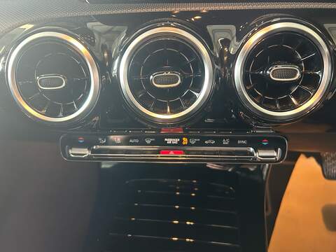 Mercedes-Benz A Class A180d Sport - U11034