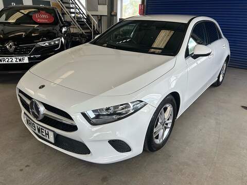 Mercedes-Benz A Class 1.5 A180d SE Hatchback 5dr Diesel 7G-DCT Euro 6 (s/s) (116 ps) - U11038
