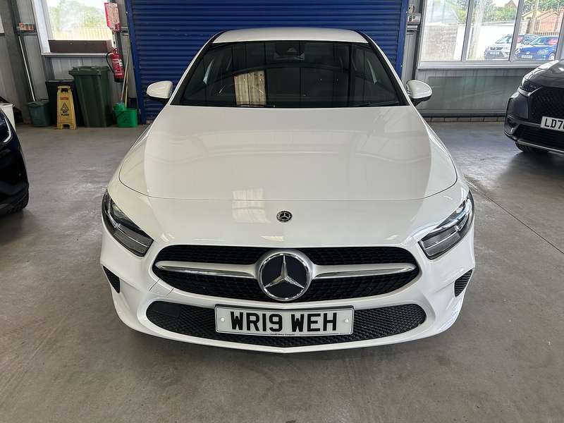 Mercedes-Benz A Class 1.5 A180d SE Hatchback 5dr Diesel 7G-DCT Euro 6 (s/s) (116 ps) - U11038