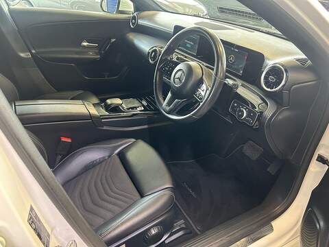 Mercedes-Benz A Class 1.5 A180d SE Hatchback 5dr Diesel 7G-DCT Euro 6 (s/s) (116 ps) - U11038