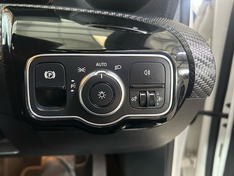 Mercedes-Benz A Class 1.5 A180d SE Hatchback 5dr Diesel 7G-DCT Euro 6 (s/s) (116 ps) - U11038