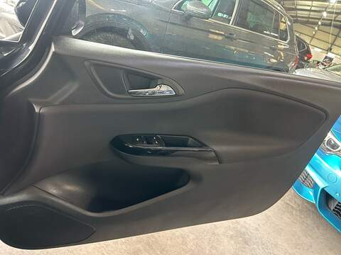 Vauxhall Corsa 1.4i ecoTEC SRi VX Line Nav Black Hatchback 3dr Petrol Manual Euro 6 (90 ps) - U11040