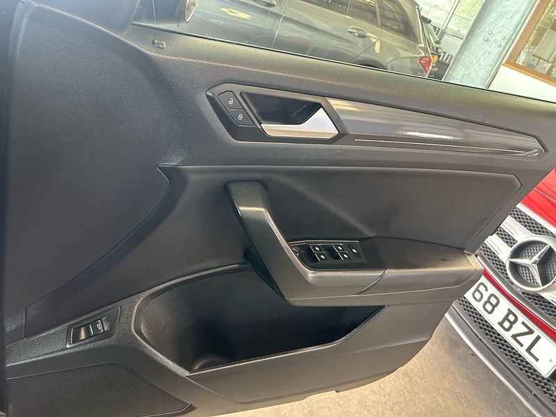 Volkswagen T-Roc TDI R-Line - U11047