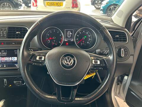 Volkswagen Polo TSI Match Edition - U11050