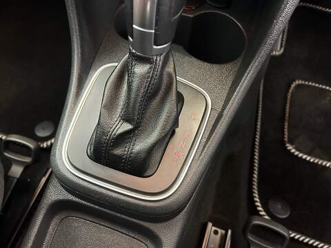 Volkswagen Polo TSI Match Edition - U11050