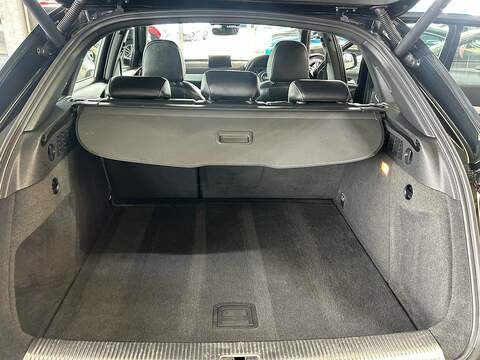 Audi Q3 TFSI CoD S line Edition - U11051