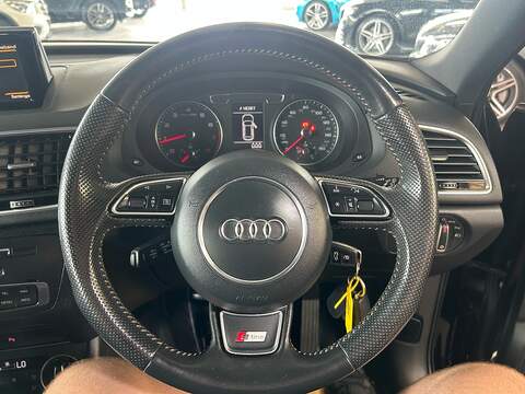 Audi Q3 TFSI CoD S line Edition - U11051