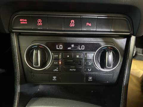 Audi Q3 TFSI CoD S line Edition - U11051