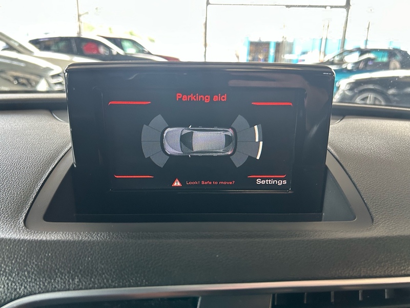 Audi Q3 TFSI CoD S line Edition - U11051