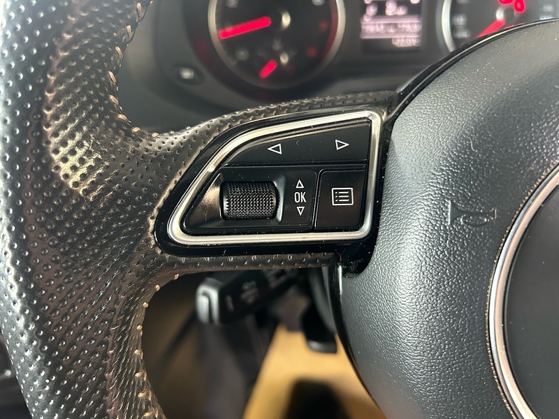 Audi Q3 TFSI CoD S line Edition - U11051