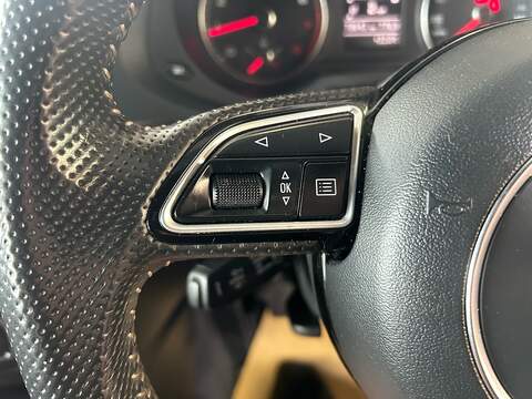 Audi Q3 TFSI CoD S line Edition - U11051