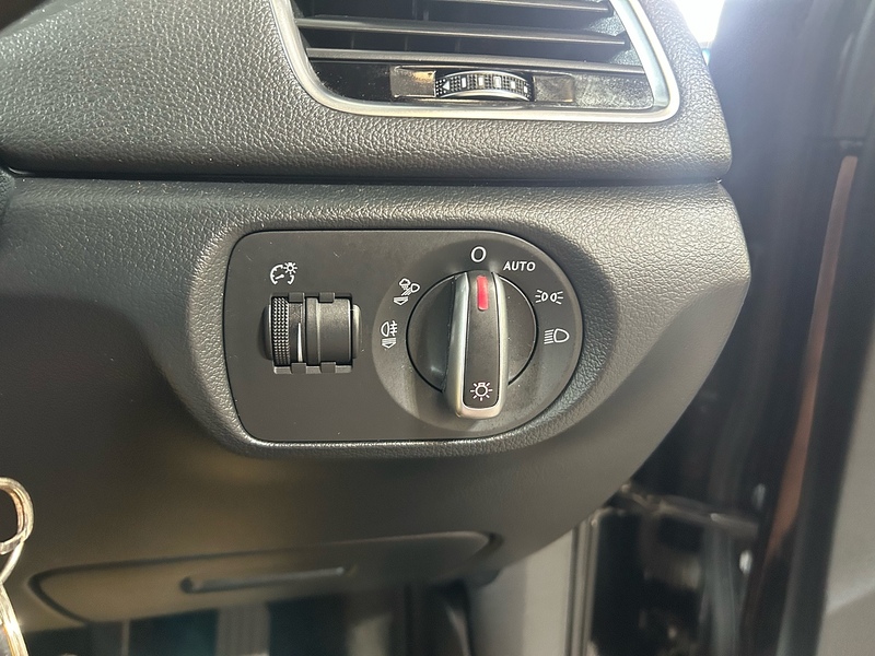 Audi Q3 TFSI CoD S line Edition - U11051
