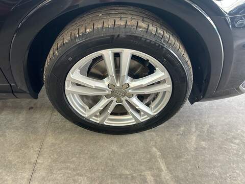 Audi Q3 TFSI CoD S line Edition - U11051