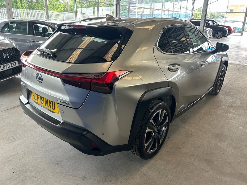 Lexus UX 250h - U11055